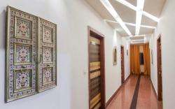 Hotel Tak International
