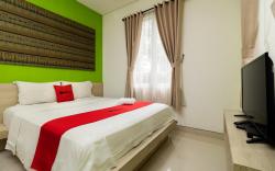 RedDoorz Syariah near Prasetya Mulya Cilandak Campus