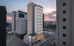 Hotel February LIONS PARK