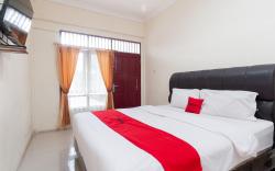 RedDoorz @ Samuel Homestay Pematangsiantar