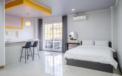 Gangneung Gyeongpoeui Hyuil Pension