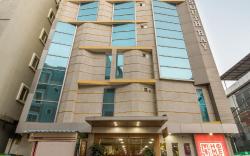 La Hometel Hotel - HITECH City Hyderabad