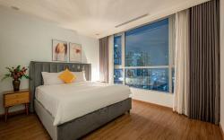 VINHOME APT nice view free pick up