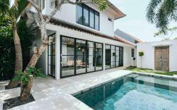 Modern Villa in Seminyak Shopping n Eat Street