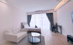 KWEN Suites-Tg Aru Infinity Pool City view Studio