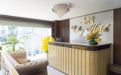 LILLY HOTEL