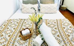 Amancio's Balai Minimalist Room in the CityProper!