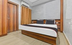 Collection O Mohan Paradise