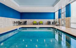Hampton Inn  Suites by Hilton Cincinnati West