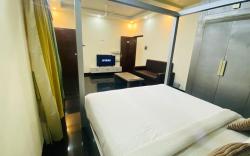 Lotus 202 - Luxury Honeymoon Suite in city central
