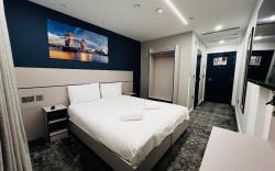 Ilford Grand Hotel