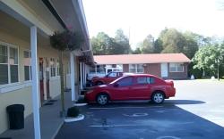 Cardinal Court Motel