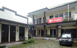 RedDoorz Syariah near Gardu Pandang Dieng
