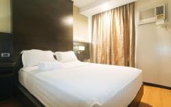 Lorenzzo Suites Hotel