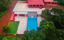 Chinar WoodS Resort