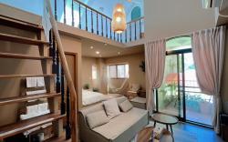 Season B&B - Western House