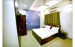 Om Shree Yatri Niwas