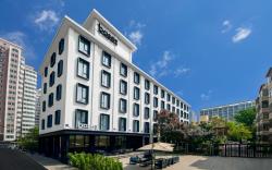 base-Sanlitun Serviced Apartment 