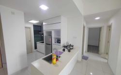 A16 Mid-Valley Southkey Mall~Smart TV~Bathtub~6pax