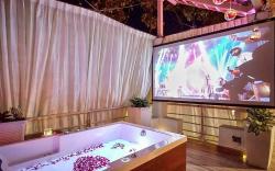 Private studio with Heated Jacuzzi - Signature