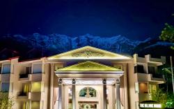 The Allure Grand Resort - Majestic Riverside Retreat