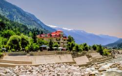 The Allure Grand Resort - Majestic Riverside Retreat