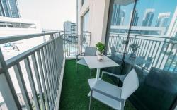 New! Luxurious stay Dubai Creek Balcony & View