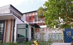 Villa Mahaphrom Hotel