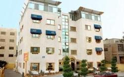 Capri Hotel Suites