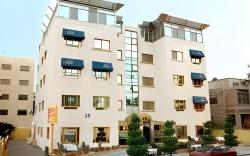 Capri Hotel Suites