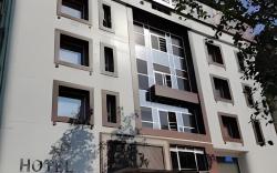 Hotel Manila, Siliguri