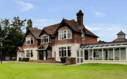 The Maple Manor Hotel 