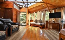 De Rock Jungle Living Resort by Lexstays