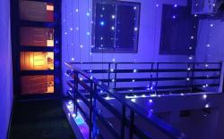 Modern 1BHK Fully Furnished Flat with Kitchen