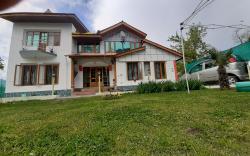 Rose Bowl Guest House/Paying Home