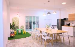 Eco-friendly house ,Game,near street food-old town