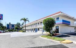 Motel 6 Corona, CA - Norco