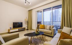 Incredible Waterfront Apt with Panoramic Views