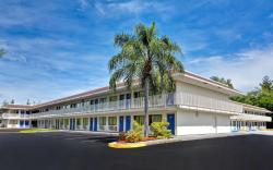 Motel 6 Dania Beach, FL