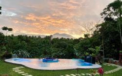 Balai Banahaw Vacation Farm & Private Resort