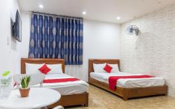 RedDoorz Rita Hoang Van Thu Hotel