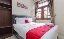RedDoorz @ WR. Supratman Batu