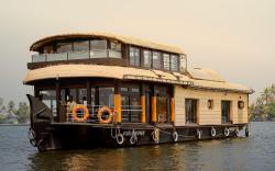 Luxury Houseboat