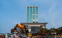 Rezen Dong Hotel Shanghai Anting Metro Station