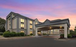 Wingate by Wyndham Greensboro/Coliseum