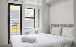 Cozy Relax Studio at Transpark Cibubur By Travelio