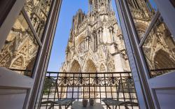 Au pied de la Cathédrale - Vue magique