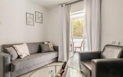 TNC - Quiet and Cozy 8 Mins Walk to Bahai Gardens