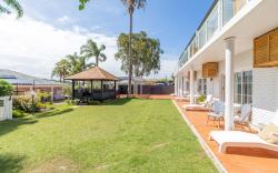 The Quarters Forresters Beach
