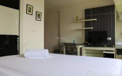 Minimalist Studio at Maple Park Sunter By Travelio